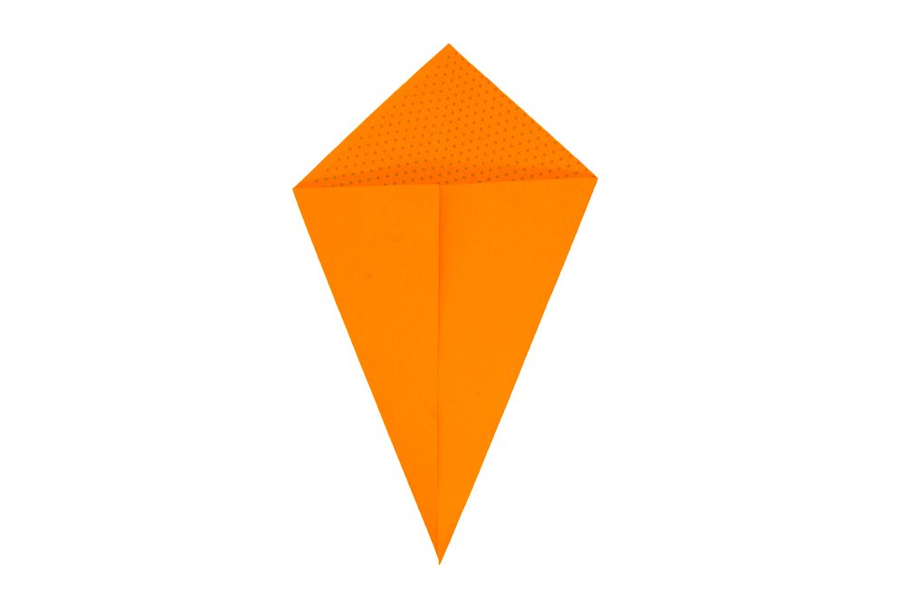 How to fold an Origami Hen - Step 03