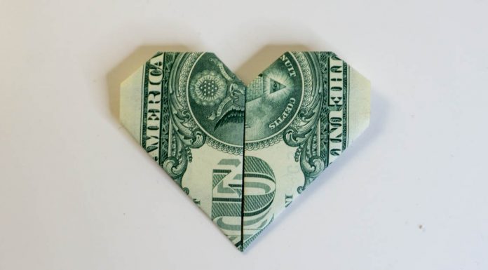 Fold a dollar into a Heart - Thumbnail