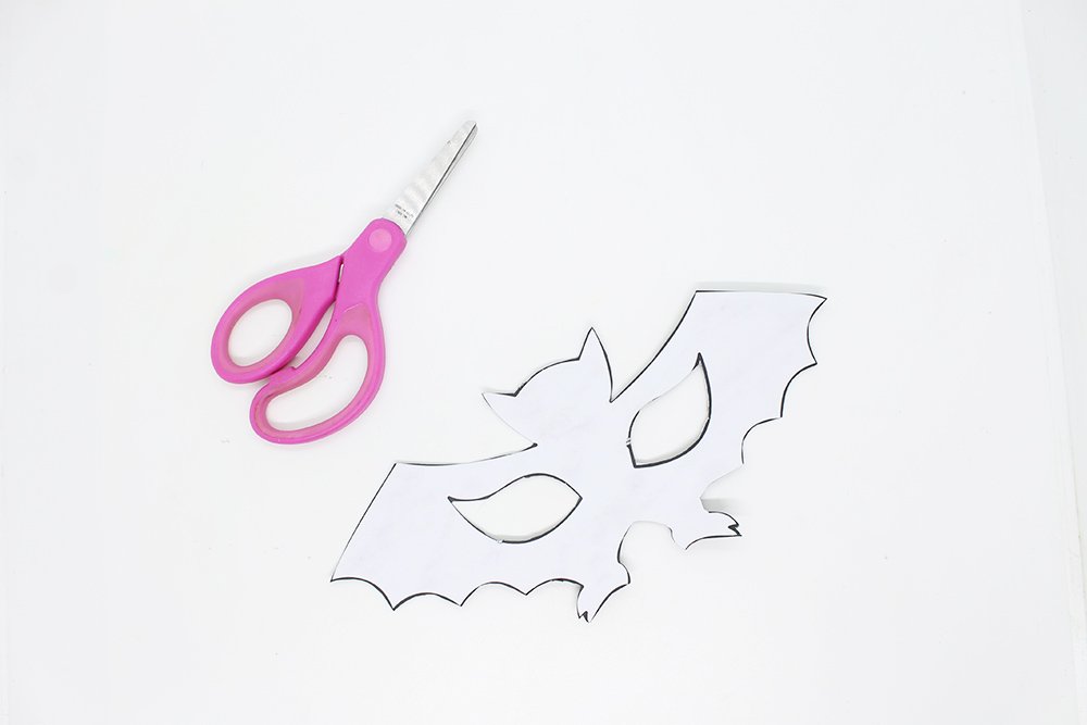 DIY Halloween Mask For Kids - Bat Mask - 04 of 06
