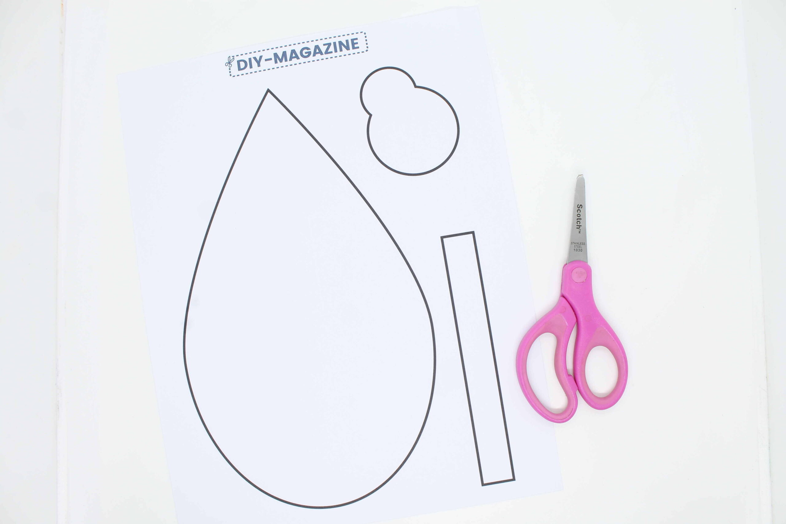 Ladybug On a Leaf - Crafts for Toddlers - 01 of 05