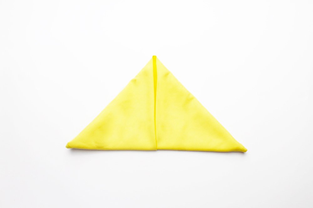 Table Napkin Folding Pyramid - 06