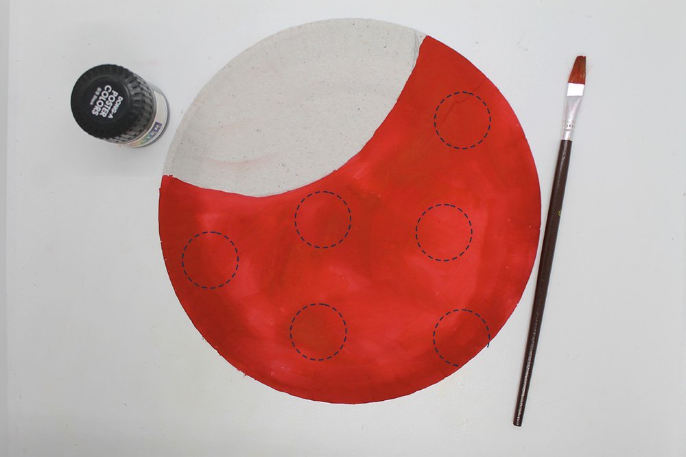 How To Make a Paper Plate Ladybug - Step 4