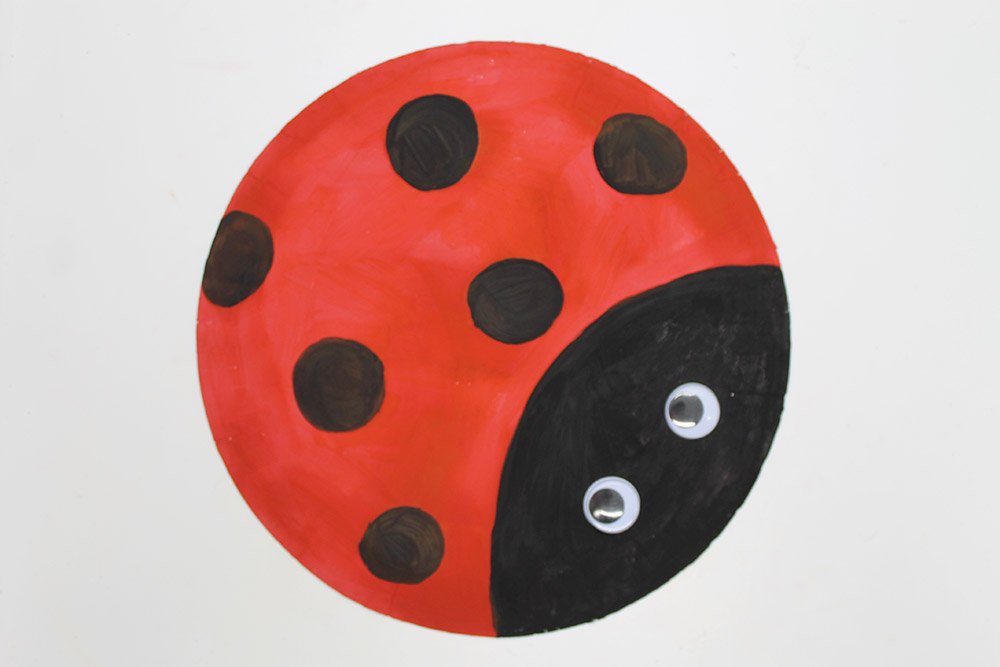 How To Make a Paper Plate Ladybug - Step 6