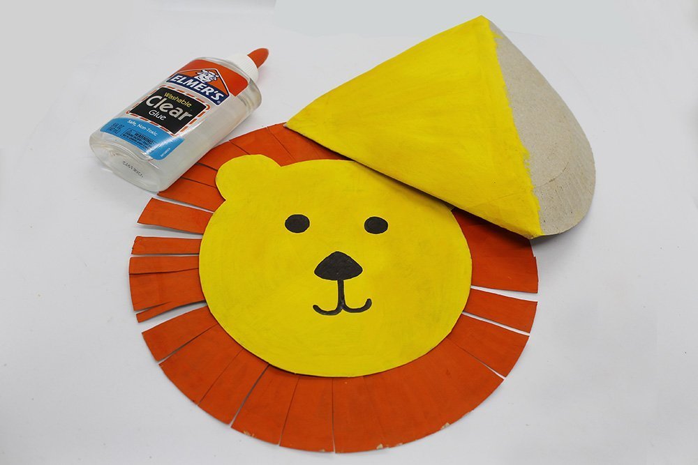 How To Make a Paper Plate Lion - Step 20