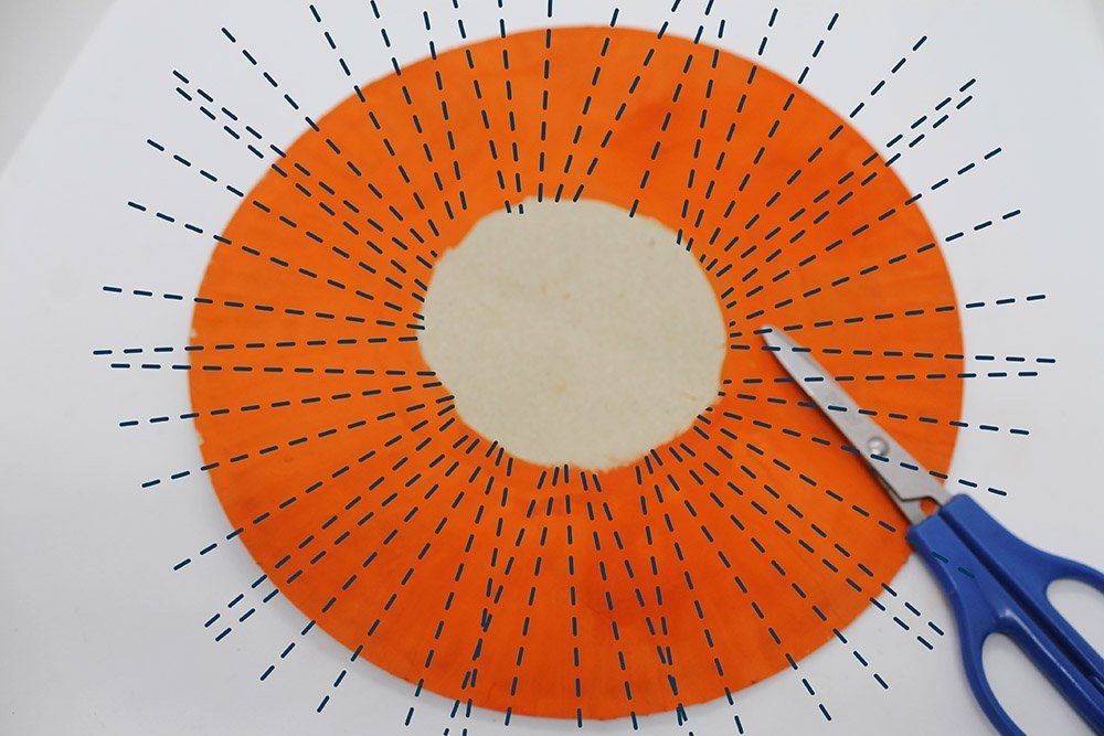 How To Make a Paper Plate Lion - Step 5