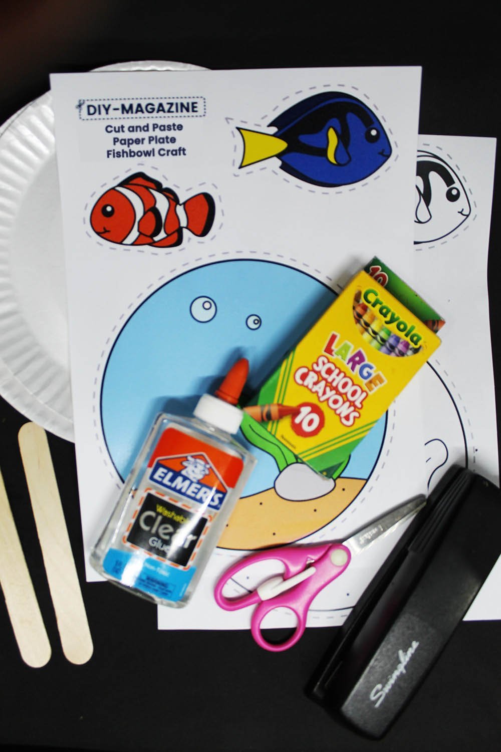 How to Make a Paper Plate Aquarium - MaterialsA