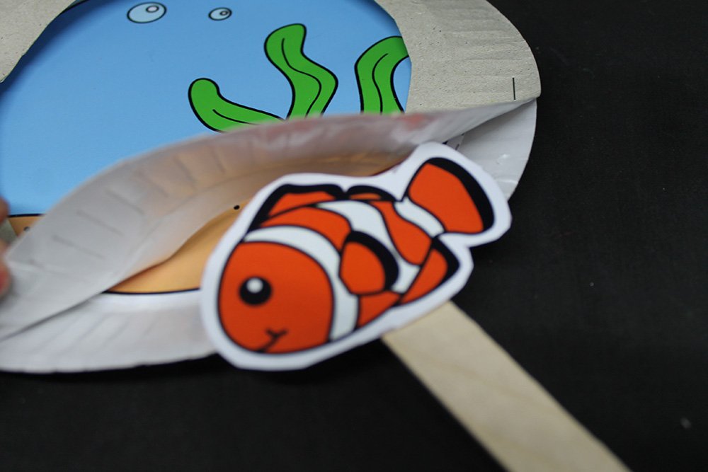 How to Make a Paper Plate Fish Bowl  - Step 17
