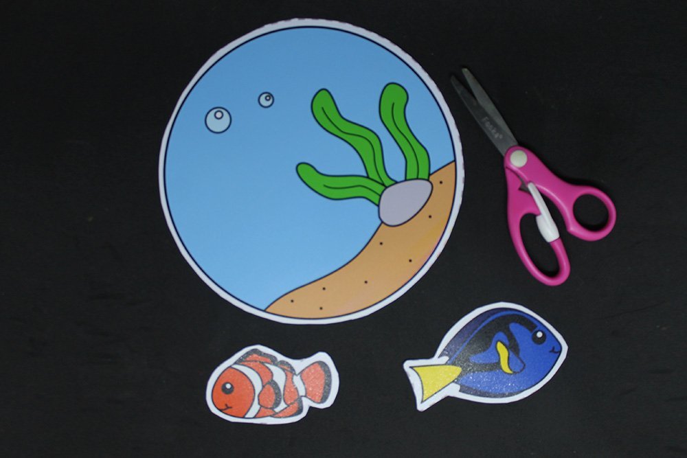 How to Make a Paper Plate Fish Bowl  - Step 2