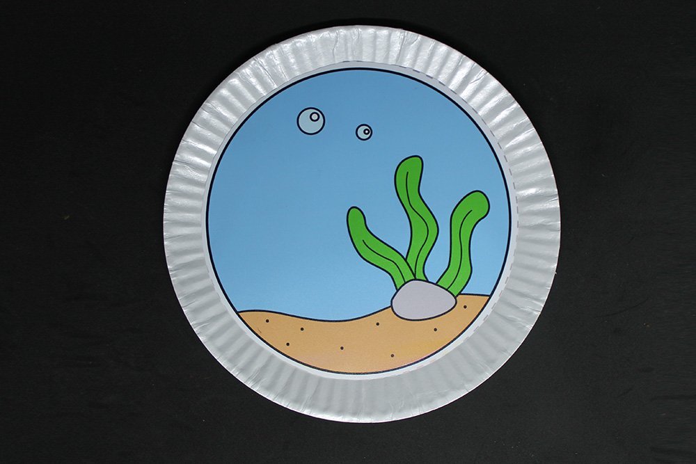 How to Make a Paper Plate Fish Bowl  - Step 4