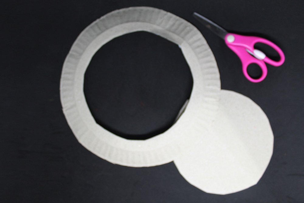 How to Make a Paper Plate Fish Bowl  - Step 8