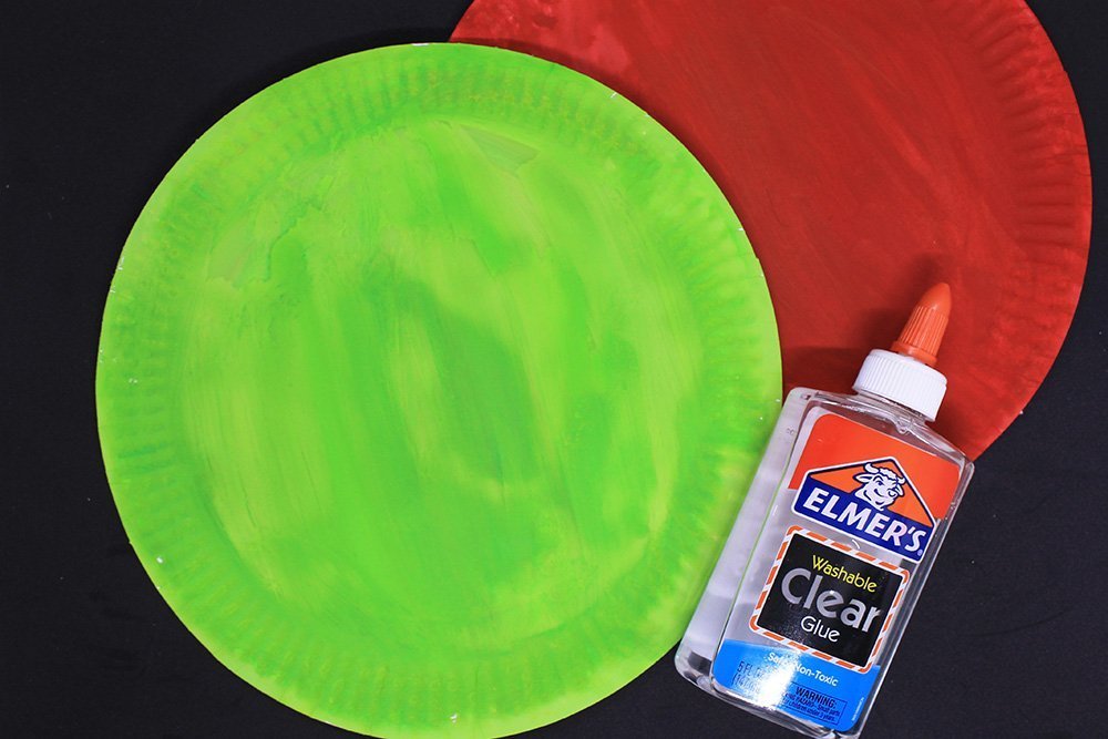 How to Make a Paper Plate Frog - Step 13