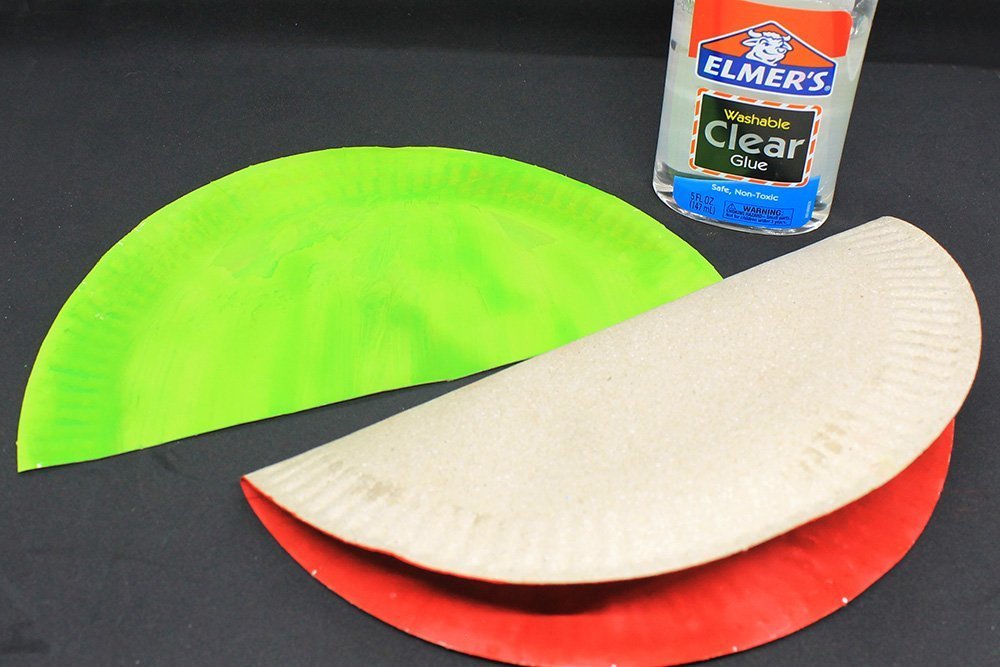 How to Make a Paper Plate Frog - Step 18