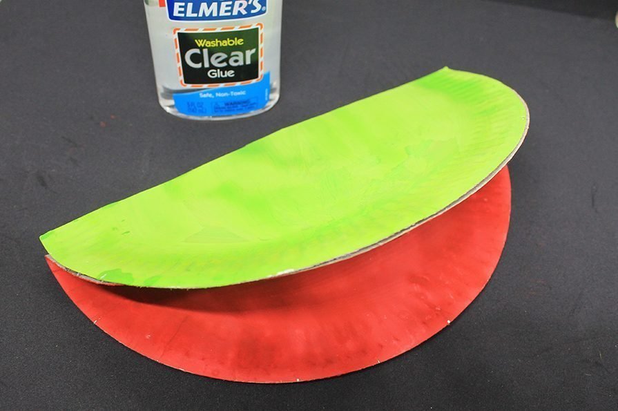 How to Make a Paper Plate Frog - Step 20