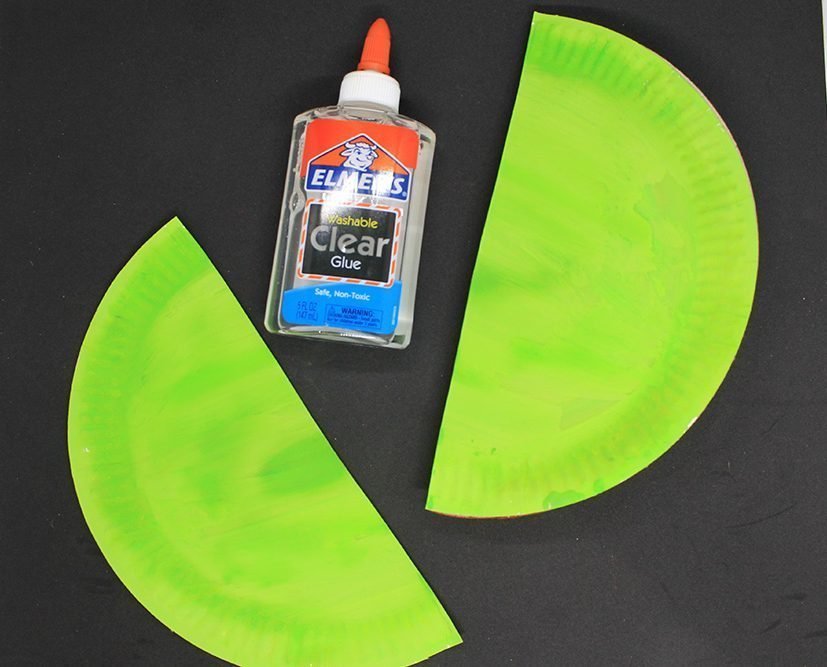 How to Make a Paper Plate Frog - Step 21
