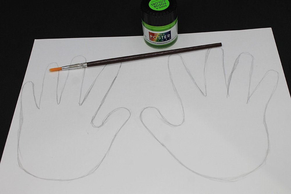 How to Make a Paper Plate Frog - Step 4