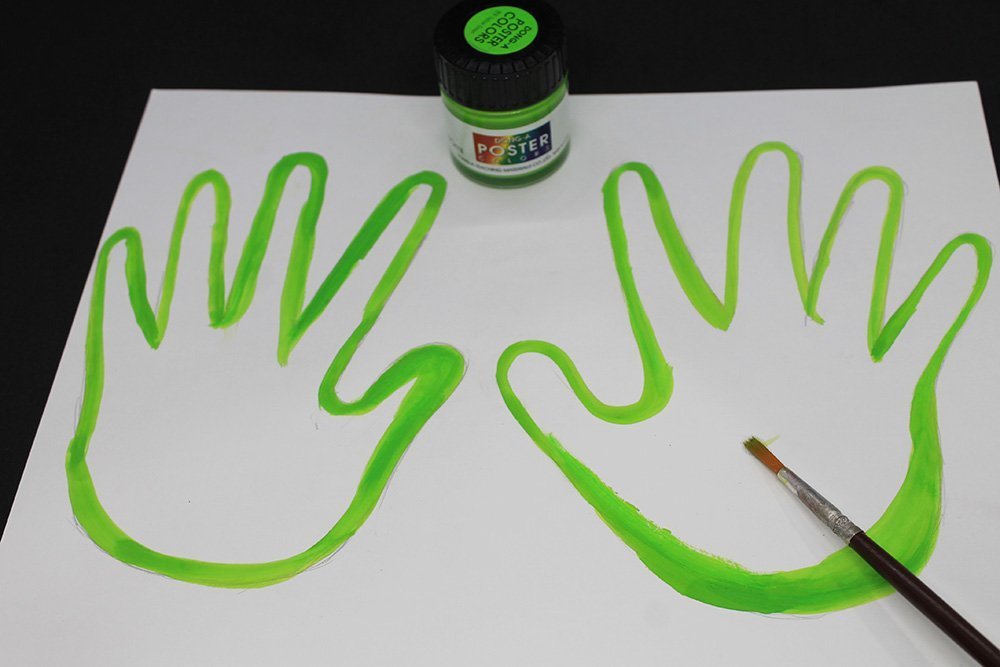 How to Make a Paper Plate Frog - Step 5