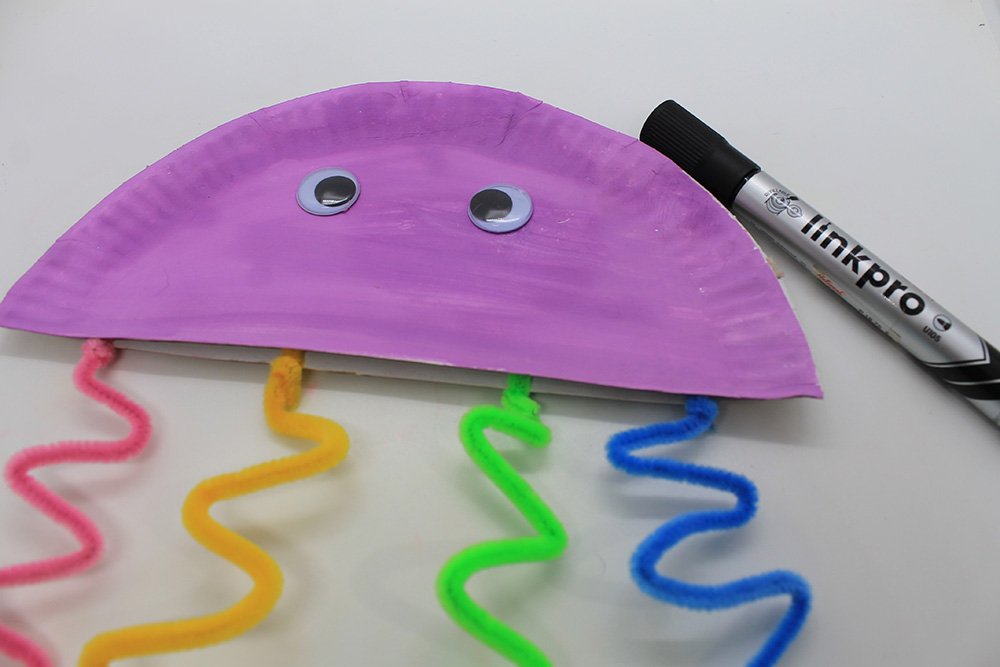 How to Make a Paper Plate Jellyfish - Step 16