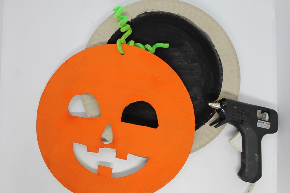 How to Make a Paper Plate Pumpkin - Step 15
