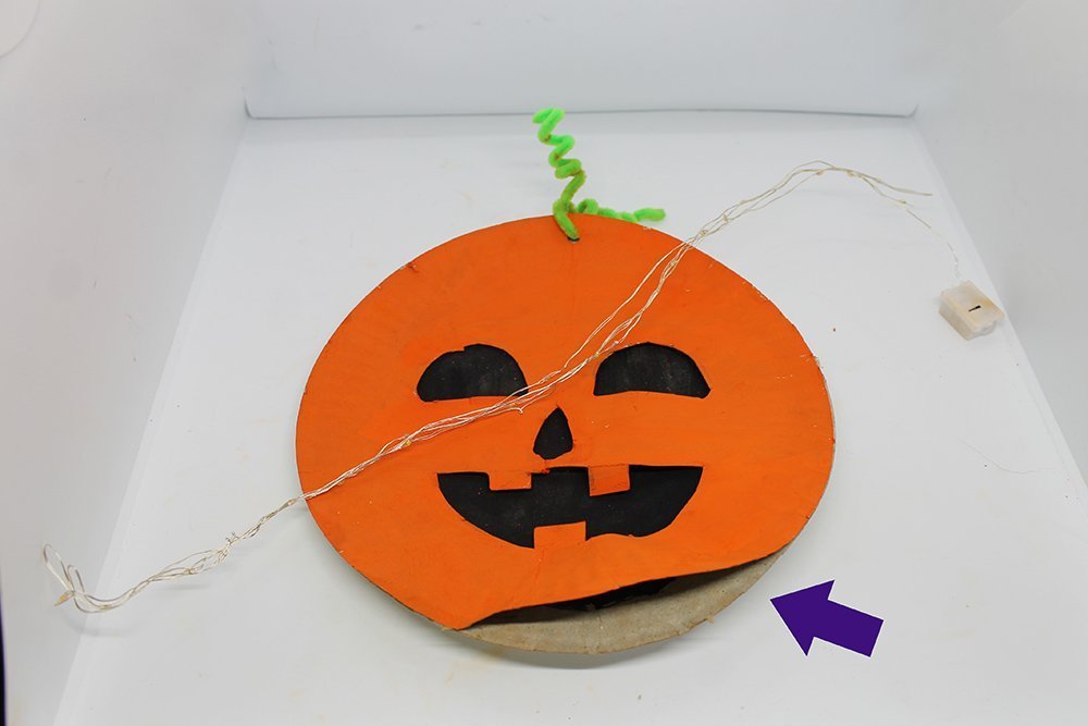 How to Make a Paper Plate Pumpkin - Step 17