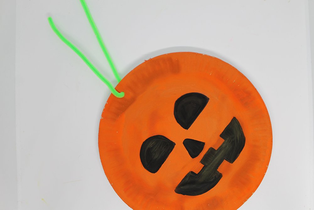 How to Make a Paper Plate Pumpkin - Step 5