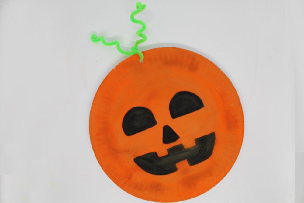 How to Make a Paper Plate Pumpkin - Step 7