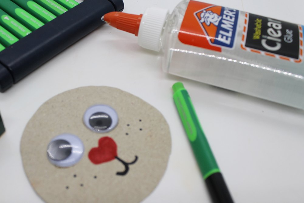 How to Make a Paper Plate Rabbit -Step 17