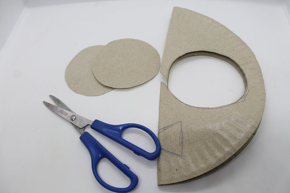 How to Make a Paper Plate Rabbit -Step 7