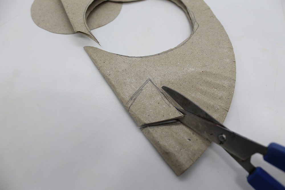 How to Make a Paper Plate Rabbit -Step 8