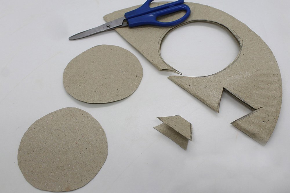 How to Make a Paper Plate Rabbit -Step 9