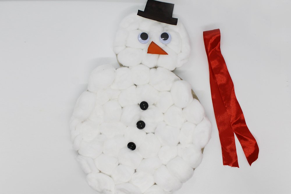 How to Make a Paper Plate Snowman - Step 15