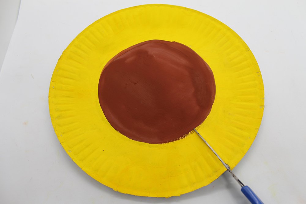 How to Make a Paper Plate Sunflower - Step 7