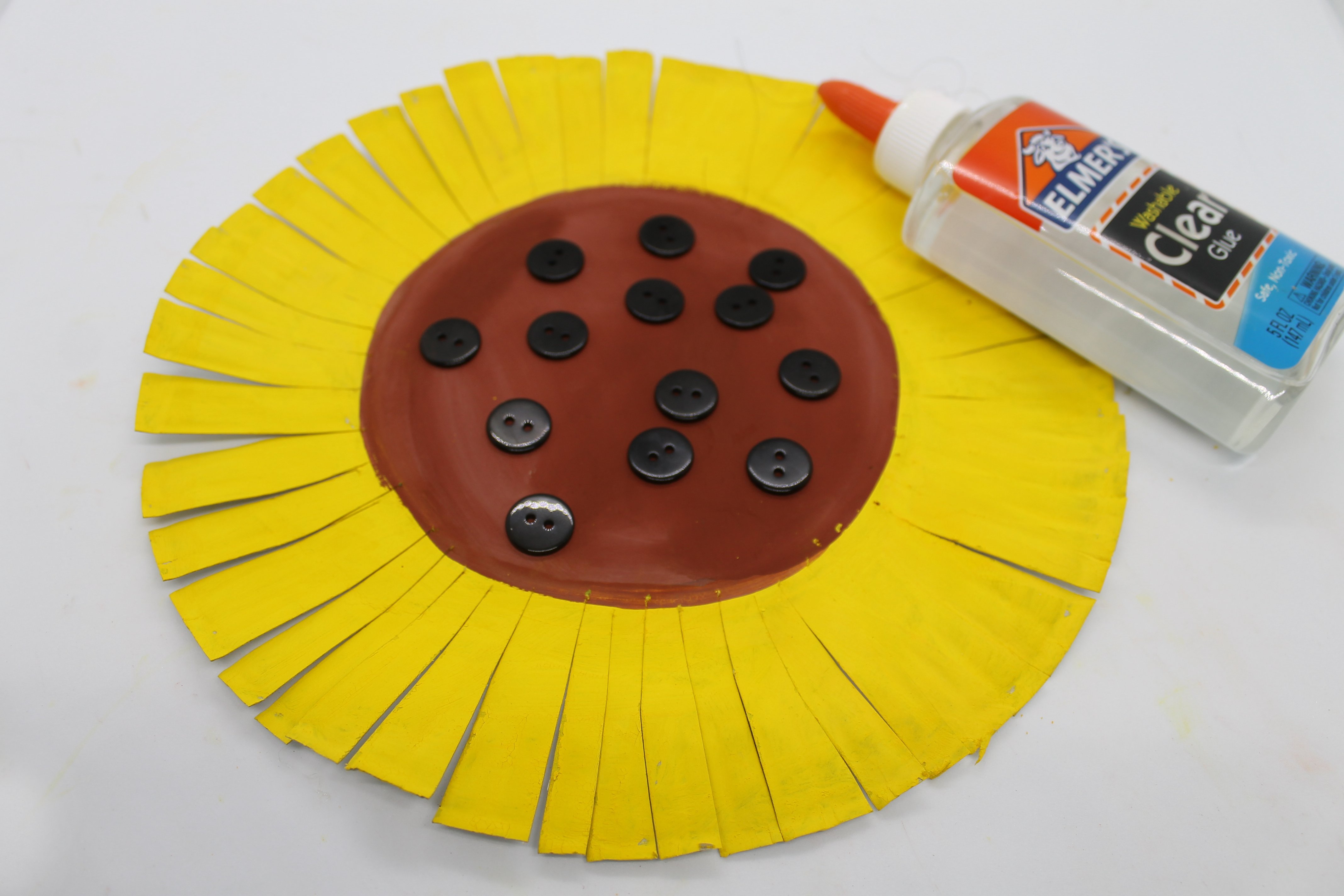 How to Make a Paper Plate Sunflower - Step 9