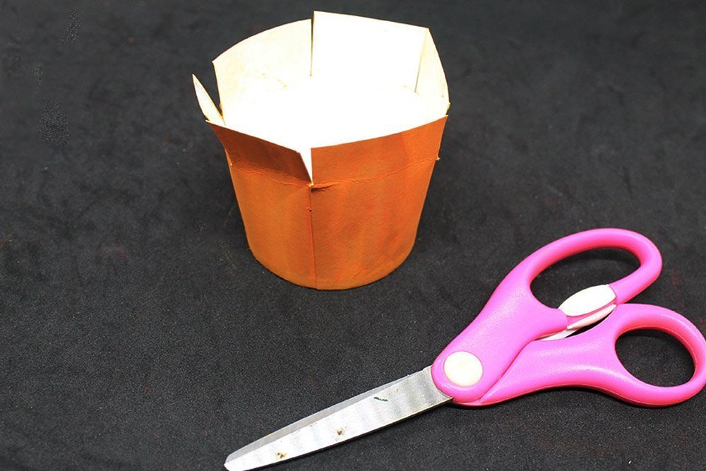 How to Make a Paper Plate Bear - Step 20
