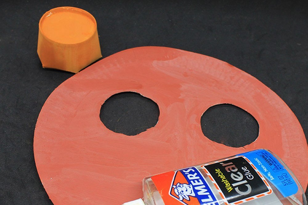 How to Make a Paper Plate Bear - Step 23