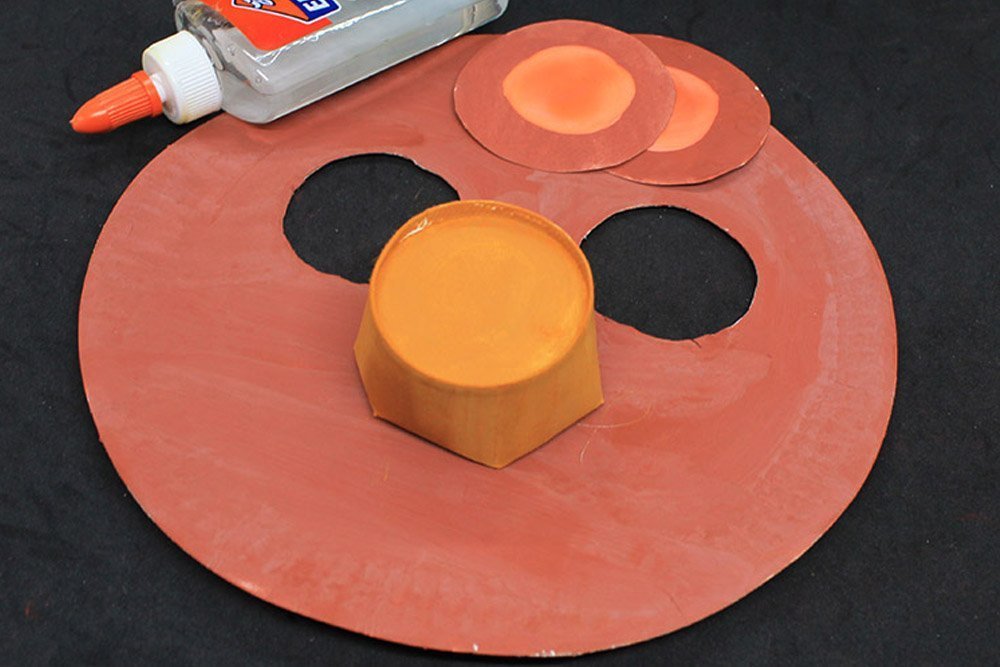 How to Make a Paper Plate Bear - Step 25