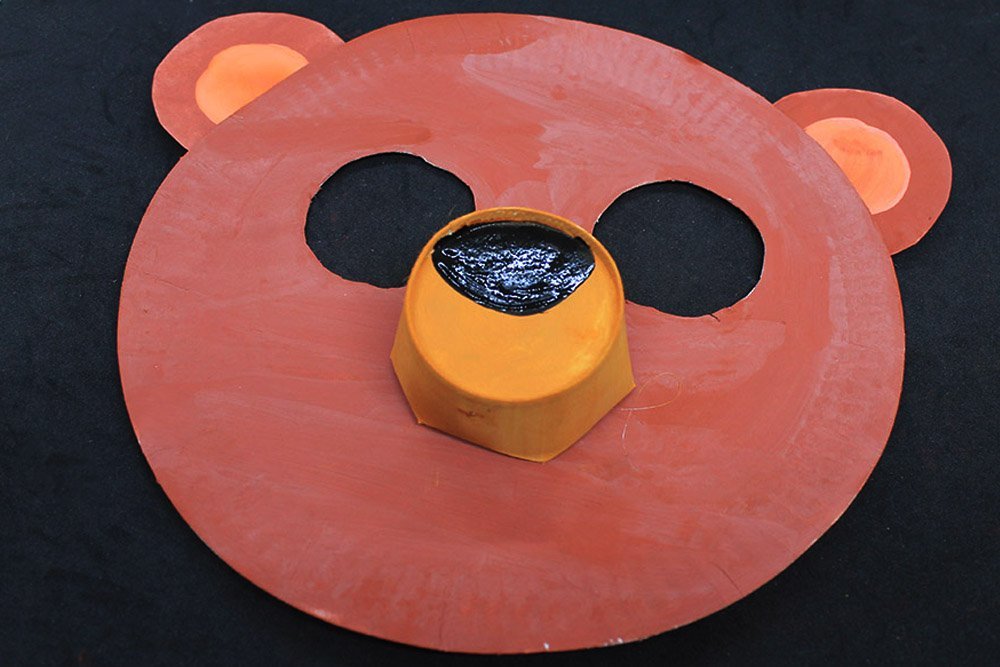 How to Make a Paper Plate Bear - Step 28
