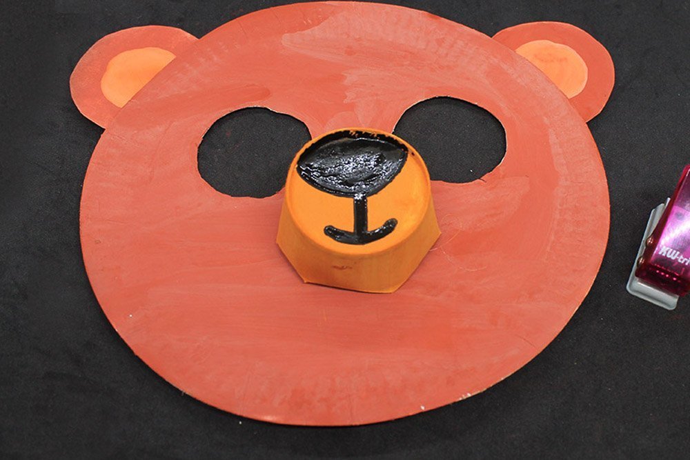 How to Make a Paper Plate Bear - Step 30