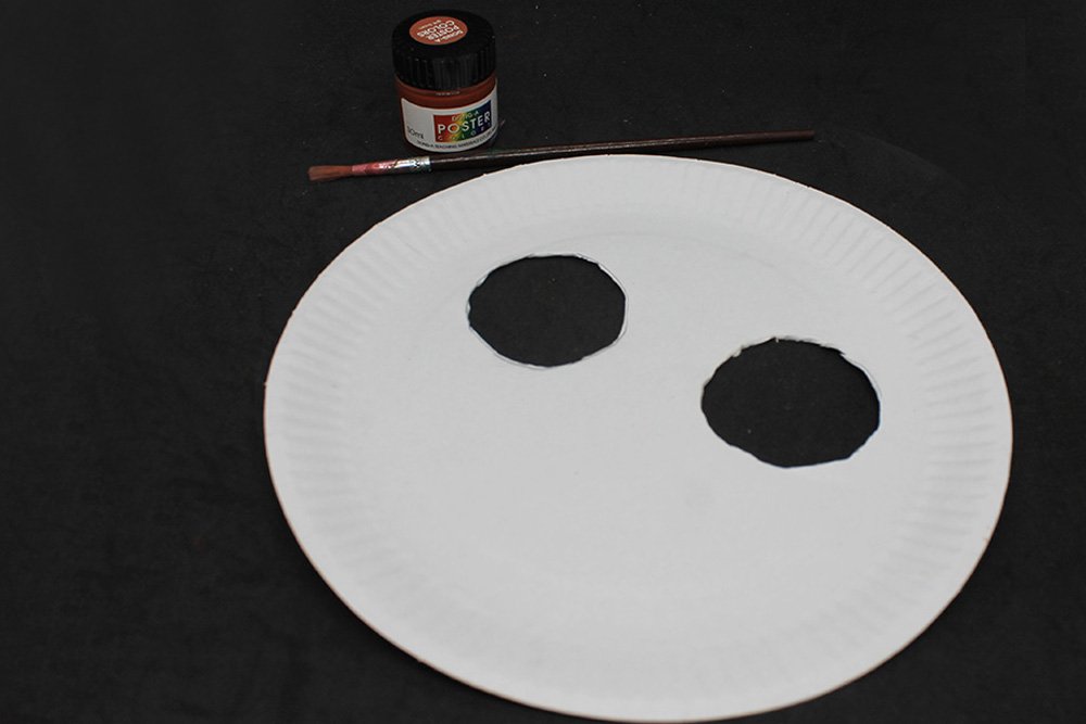 How to Make a Paper Plate Bear - Step 6