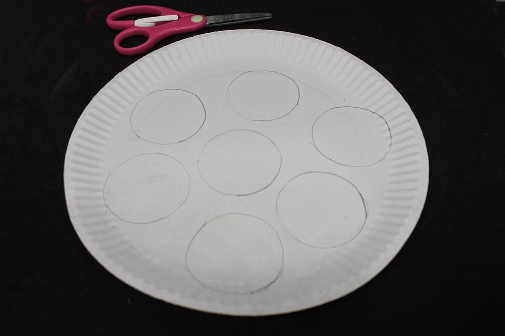 How to Make a Paper Plate Caterpillar - Step 5