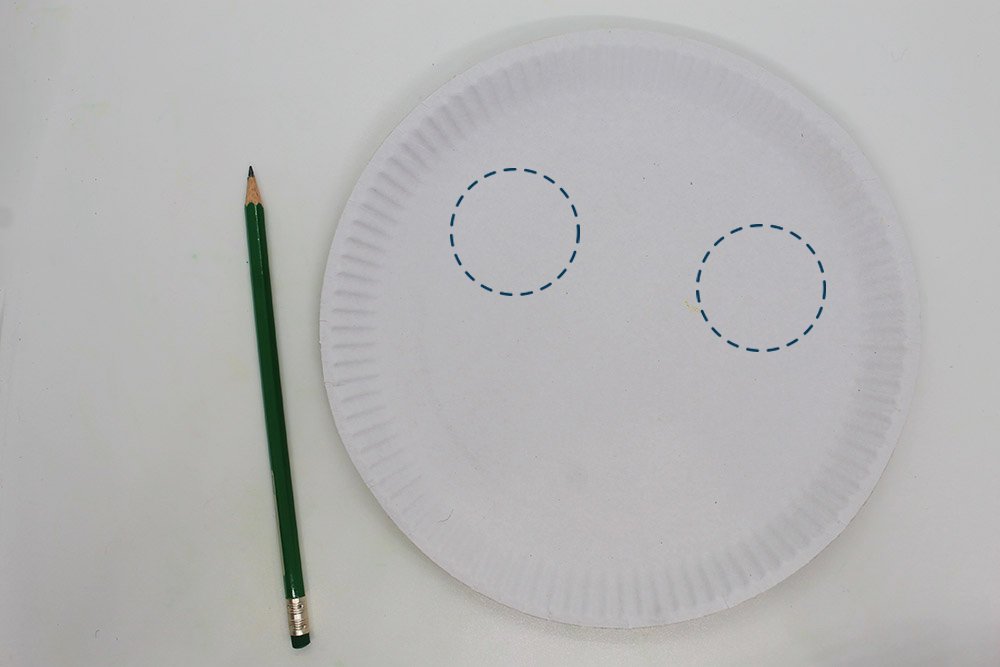 How to Make a Paper Plate Cow - Step 1
