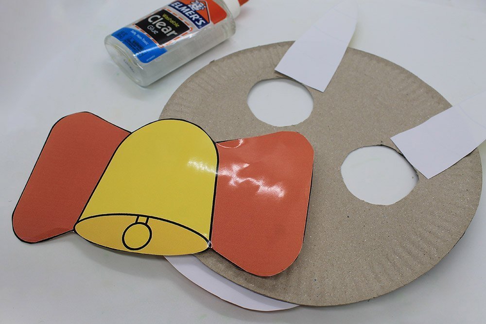How to Make a Paper Plate Cow - Step 13
