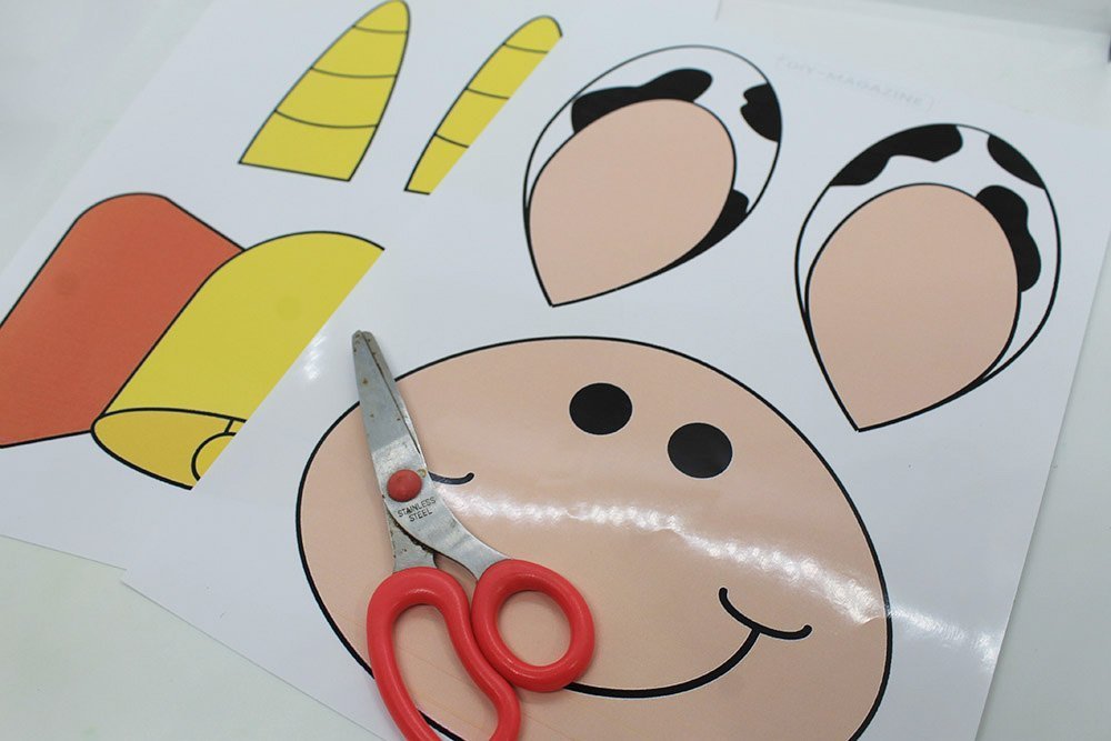 How to Make a Paper Plate Cow - Step 7