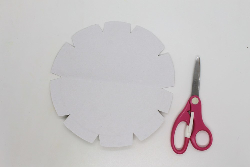 How to Make a Paper Plate Flower - Step 4