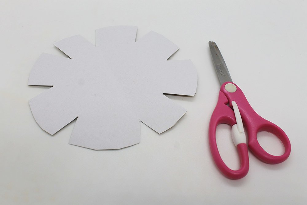 How to Make a Paper Plate Flower - Step 8