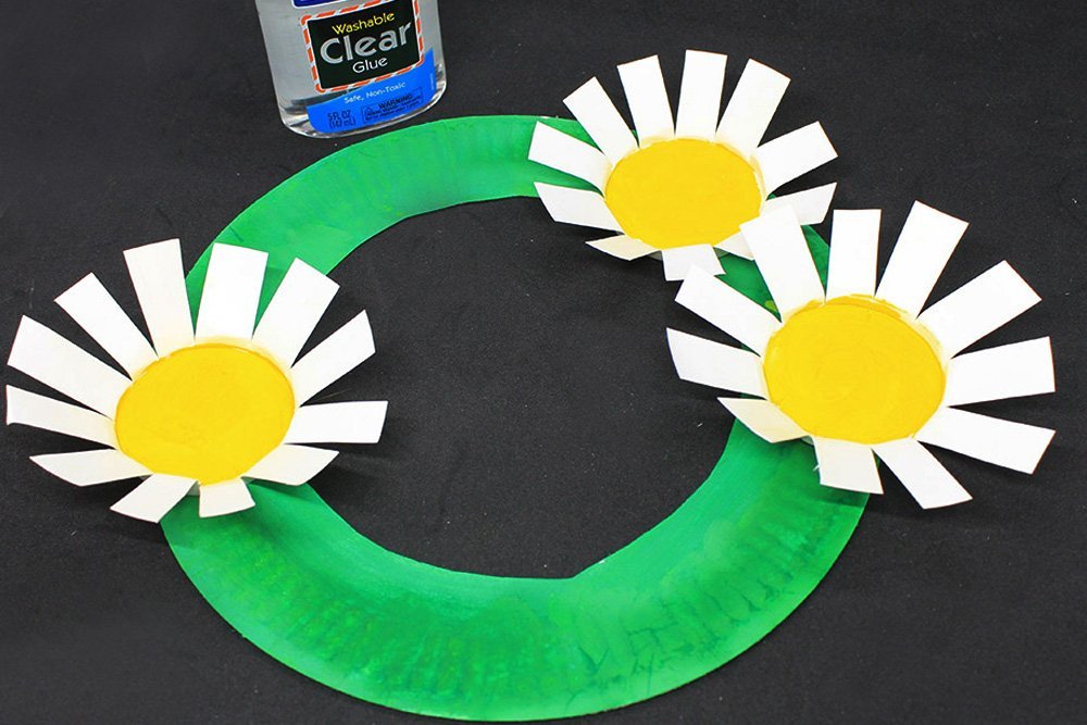 How to Make a Paper Plate Flower Wreath - Step 13