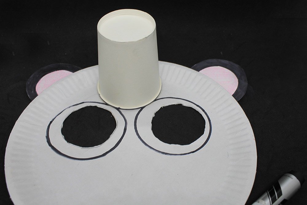 How to Make a Paper Plate Panda - Step 24