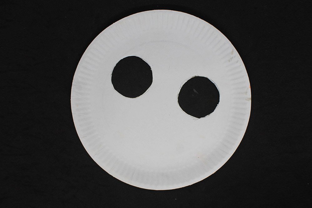How to Make a Paper Plate Panda - Step 5