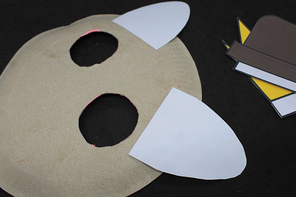 How to Make a Paper Plate Pig - Step 14