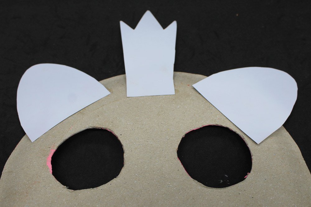 How to Make a Paper Plate Pig - Step 15