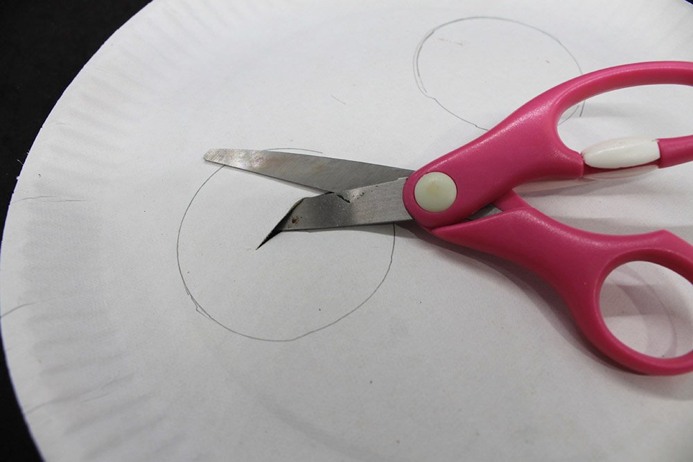 How to Make a Paper Plate Pig - Step 4